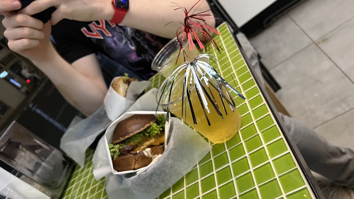 Brgrs. Bio Beef Burger Mitte-6